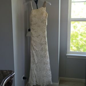 Wedding/Party/Reception dress fits a size 0-2